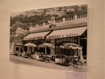 CAP D'AIL EN NOIR ET BLANC - EXPOSITION AU CHATEAU DE LA MAIRIE EN PRESENCE DE S.A.S. LE PRINCE ALBERT II DE MONACO