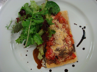 Tarte fine tomate, poivron, parmesan