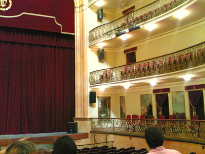 Vue du parterre au Teatro Leal de la Lguna après sa réouverture le 8 septembre 2008 (c) F15M5 Vue du parterre au Teatro Leal de la Lguna après sa réouverture le 8 septembre 2008 (c) F15M5