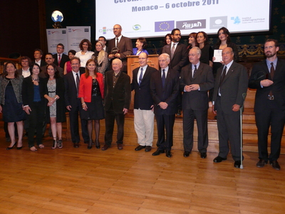 Les lauréats du prix du journalisme 2011 autour de S.A.S le Prince Albert II et du jury (c) Islem Salmi Les lauréats du prix du journalisme 2011 autour de S.A.S le Prince Albert II et du jury (c) Islem Salmi