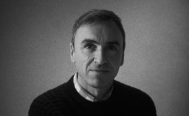 Raf Simons. Capture écran de la vidéo ci-dessous Raf Simons. Capture écran de la vidéo ci-dessous