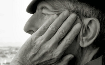 Leonard Cohen. Photo (c) Bill Strain. Cliquez ici pour commander l'album "You Want It Darker"