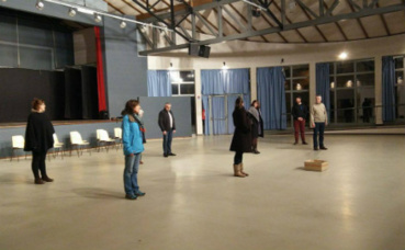 La troupe d'"Hospitalités" en répétition à La Bastide-Clairence. Photo (c) Julie Cartelier La troupe d'"Hospitalités" en répétition à La Bastide-Clairence. Photo (c) Julie Cartelier