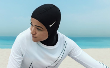 La coach sportive égyptienne Manal Rostom est l’une des égéries Nike de ce hijab nouvelle génération. Photo courtoisie (c) Nike.