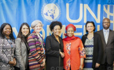Au centre: la Secrétaire générale de la Francophonie, Michaëlle Jean et Phumzile Mlambo-Ngcuka, Secrétaire générale adjointe de l’ONU chargée de l’égalité des sexes et de l’autonomisation des femmes. Photo (c) Cyril Bailleul / OIF