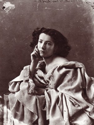 Sarah Bernhardt photographiée par Nadar