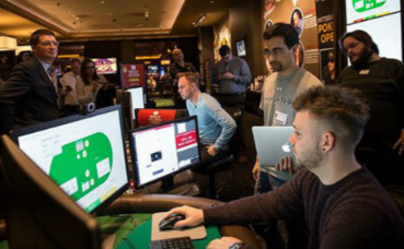 Le joueur Daniel McAuley. Photo (c) Tim Kaulen / Carnegi Mellon Université Le joueur Daniel McAuley. Photo (c) Tim Kaulen / Carnegi Mellon Université