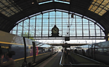La gare de Bordeaux Saint-Jean. Photo (c) David McKelvey La gare de Bordeaux Saint-Jean. Photo (c) David McKelvey