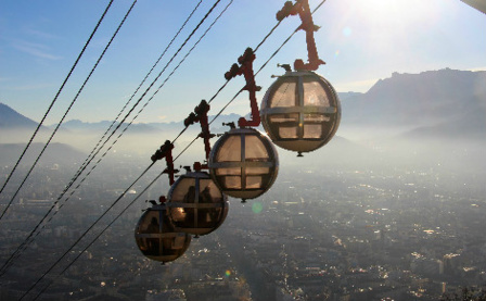 Les bulles téléphériques de la Bastille à Grenoble. Photo (c) Anaïs Mariotti