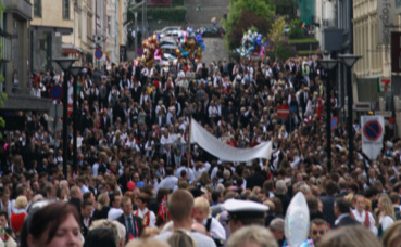Ville de Bergen en Norvège le jour de la fête nationale. Photo (c) Buen Viajero Ville de Bergen en Norvège le jour de la fête nationale. Photo (c) Buen Viajero