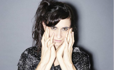 Cliquez ici pour accéder à la page Facebook de l'artiste Cliquez ici pour accéder à la page Facebook de l'artiste