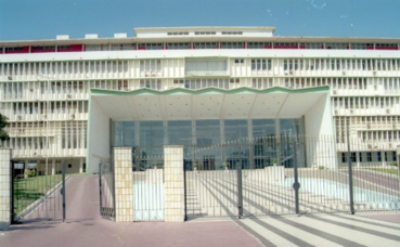L'Assemblée nationale à Dakar, Sénégal. Photo (c) Bernard Bill