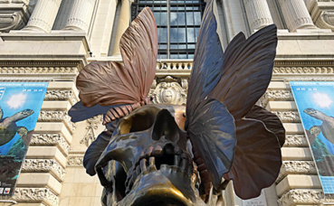 Vanité sculpture, Philippe Pasqua Photo (c) Charlotte Service-Longépé Vanité sculpture, Philippe Pasqua Photo (c) Charlotte Service-Longépé