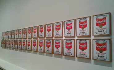 "Campell's Soup Cans" d'Andy Wharhol. Photo prise par Sarah Barreiros. "Campell's Soup Cans" d'Andy Wharhol. Photo prise par Sarah Barreiros.