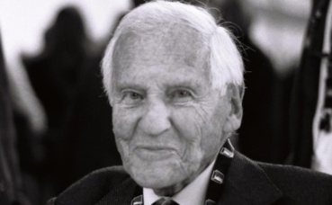 Jean d'Ormesson. Photo (c) S. Veyrié. Cliquez ici pour accéder à la page auteur de l'écrivain Jean d'Ormesson. Photo (c) S. Veyrié. Cliquez ici pour accéder à la page auteur de l'écrivain