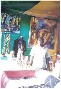 TONDO NGOMA artiste peintre sculpteur congolais résidant au Cameroun deux fois primé au SIARC (photo ETOAA Joseph)