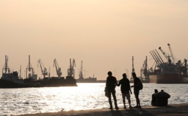 Copie écran d'une scène du film. Cliquez ici pour accéder au site officiel Copie écran d'une scène du film. Cliquez ici pour accéder au site officiel