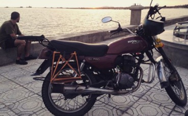 Le dernier couché du soleil au Vietnam. Photo prise par l'auteur. Le dernier couché du soleil au Vietnam. Photo prise par l'auteur.