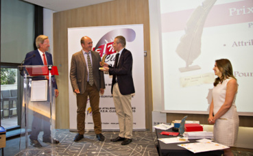 Remise du Prix Armand Lunel par Emmanuel Pierrat à Frédéric Marin, accompagné du président du PEN Monaco Jean-Yves Giraudon et de sa secrétaire générale Mireille Grazi. Photo (c) Valeria Maselli Remise du Prix Armand Lunel par Emmanuel Pierrat à Frédéric Marin, accompagné du président du PEN Monaco Jean-Yves Giraudon et de sa secrétaire générale Mireille Grazi. Photo (c) Valeria Maselli