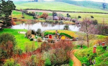 Hobbiton. Photo (c) Sarah Barreiros. Hobbiton. Photo (c) Sarah Barreiros.