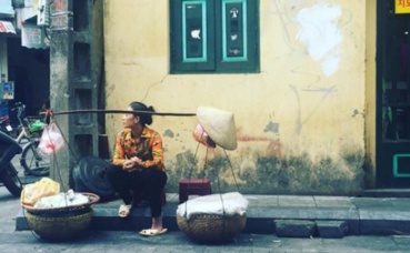 Leo dans une rue d'Hanoï. Photo (c) Fatiha Zeroual Leo dans une rue d'Hanoï. Photo (c) Fatiha Zeroual