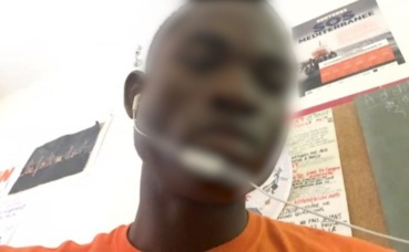 Un mineur isolé étranger à la rue, en cours de français à Marseille. Photo (c) PR Un mineur isolé étranger à la rue, en cours de français à Marseille. Photo (c) PR