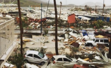 Le passage de l'ouragan sur l'île de Saint-Martin. Photo publiée par @earth_need_u sur Instagram le 9 novembre 2017