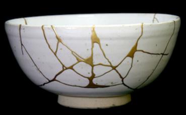Exemple de restauration kintsugi. Photo (c) Myriam Greff