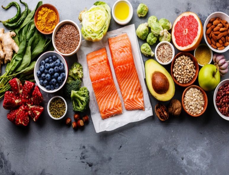 Faut-il pratiquer un régime pour rester en bonne santé ? (c) Lisovskaya Faut-il pratiquer un régime pour rester en bonne santé ? (c) Lisovskaya