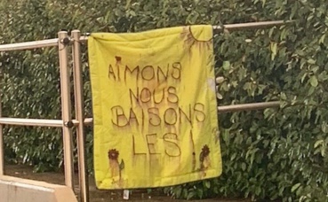 Slogan à Puget-sur-Argens. Photo (c) Pauline Maheu-César