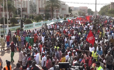 Les manifestants en colère contre la vie chère. Photo (c) Alida Tapsoba