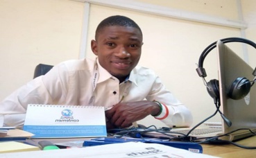 Salam Zongo à son lieu de travail. Photo (c) N.M. Diop