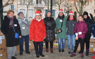 Collecte de livres et jouets sur le kiosque. Photo (c) Frédérique Gelas Collecte de livres et jouets sur le kiosque. Photo (c) Frédérique Gelas