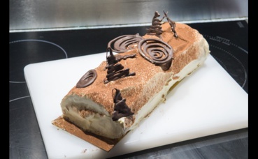 Bûche tiramisu réalisée par Kevin Kim. Photo (c) M. Cugnot Bûche tiramisu réalisée par Kevin Kim. Photo (c) M. Cugnot