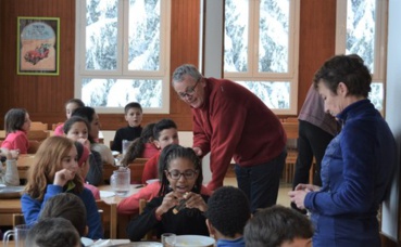 Les élus sont allés à la rencontre des élèves. Photo (c) Frédérique Gelas Les élus sont allés à la rencontre des élèves. Photo (c) Frédérique Gelas