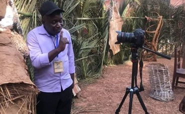 Grand Tounk au Festival de Théâtre de Dubréka. Photo (c) Le Petit Musée Grand Tounk au Festival de Théâtre de Dubréka. Photo (c) Le Petit Musée