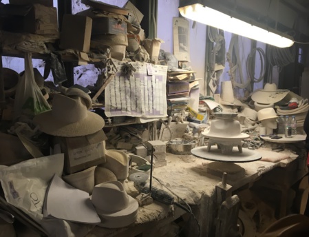 Atelier Boon&Lane: "Petiot, je venais passer des heures à regarder mon père travailler. C’est comme ça que j’ai appris". Luton, Royaume-Uni. Photo (c) Marie Colombier Atelier Boon&Lane: "Petiot, je venais passer des heures à regarder mon père travailler. C’est comme ça que j’ai appris". Luton, Royaume-Uni. Photo (c) Marie Colombier