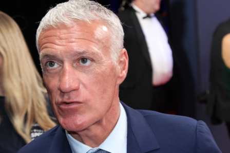 Didier Deschamps est venu recevoir le prix de la "Meilleure équipe de l'année". Photo (c) Serge Gloumeaud Didier Deschamps est venu recevoir le prix de la "Meilleure équipe de l'année". Photo (c) Serge Gloumeaud
