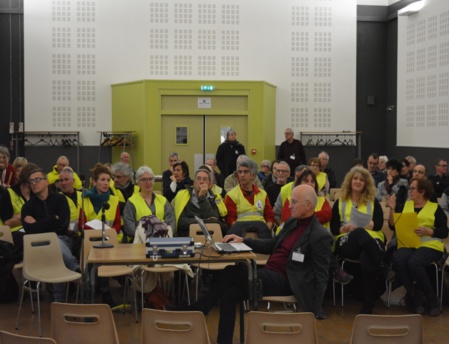Première réunion 175 personnes, 99 pour la seconde, 70 pour la troisième (c) Frédérique Gelas Première réunion 175 personnes, 99 pour la seconde, 70 pour la troisième (c) Frédérique Gelas