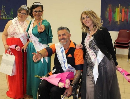 Miss Handi France, Monique Cugnot (en robe verte). Photo (c) J.L.Macé Miss Handi France, Monique Cugnot (en robe verte). Photo (c) J.L.Macé