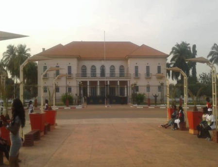 Le palais présidentiel de Guinée Bissau à Bissau (c) Geremias Manga Le palais présidentiel de Guinée Bissau à Bissau (c) Geremias Manga