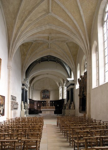 Vue intérieure, vers l'autel, de l'église des Cordeliers, photographie de Marsyas, 26 février 2006