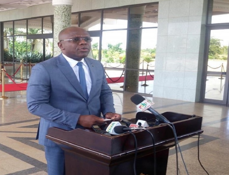 Le porte-parole du gouvernement, Remis Djandjinou à l'issue d'un conseil des ministres. Photo (c) A. Tapsoba Le porte-parole du gouvernement, Remis Djandjinou à l'issue d'un conseil des ministres. Photo (c) A. Tapsoba