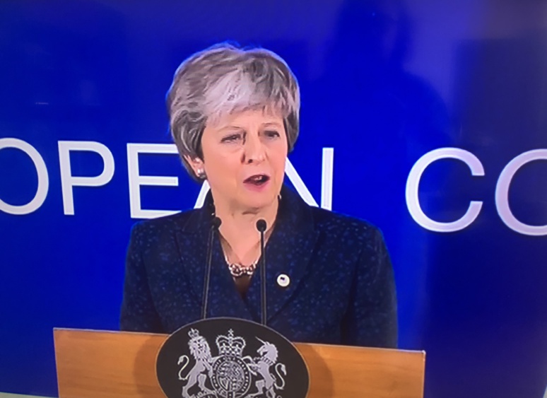La Première ministre T. May annonce un report du Brexit plus court que prévu (c) Ngh