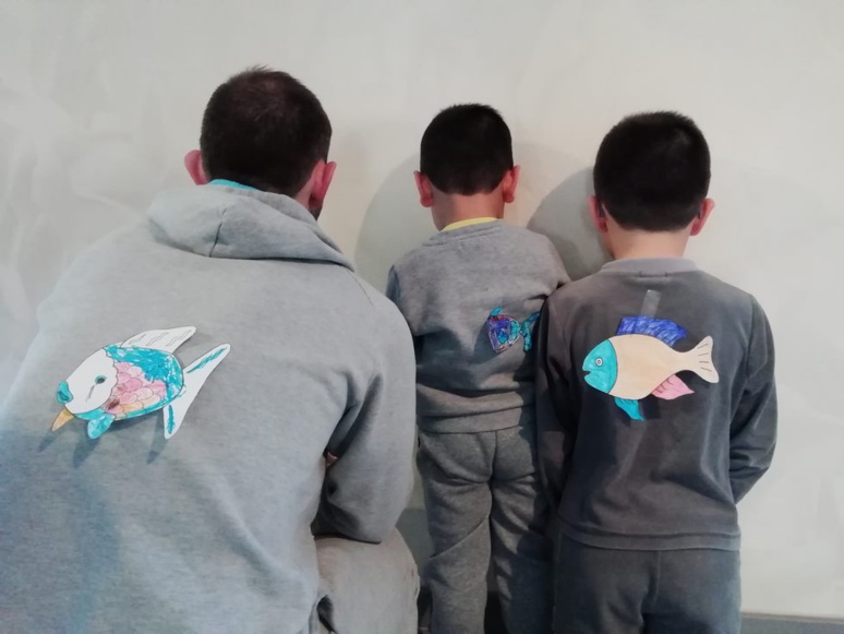 Le poisson d'avril dans le dos n'épargne personne (c) M. Cugnot Le poisson d'avril dans le dos n'épargne personne (c) M. Cugnot