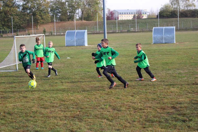 Les jeunes licenciés de l'ASPTT lors d'un entraînement (c) ASPTT foot Châlons Les jeunes licenciés de l'ASPTT lors d'un entraînement (c) ASPTT foot Châlons