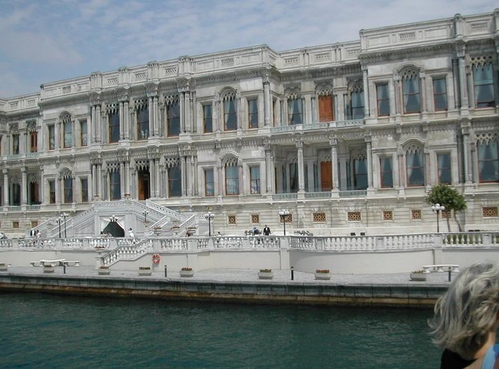 L’IMAGE DU JOUR – Le Palais de Dolmabahçe