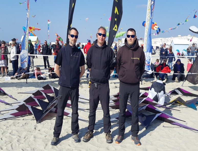 Trois des quatre membres de l'équipe de cerf-voliste, Panam'air Trois des quatre membres de l'équipe de cerf-voliste, Panam'air