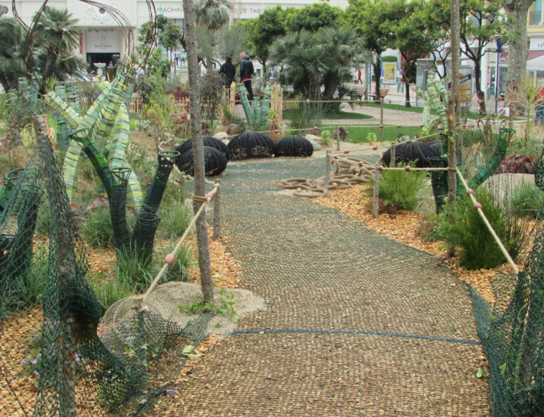 Projet "En immersion" réalisé par l'équipe le collectif Multifolium avec Zoé Balla et Paul Moulucou de Saint-Ciers-sur-Gironde (c) Pascale Luissint Projet "En immersion" réalisé par l'équipe le collectif Multifolium avec Zoé Balla et Paul Moulucou de Saint-Ciers-sur-Gironde (c) Pascale Luissint