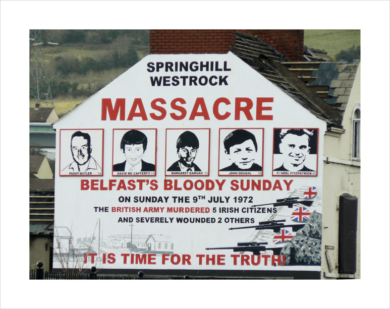 Rappel du massacre du "Bloody Sunday" sur les murs de Derry (c)criminocorpus Rappel du massacre du "Bloody Sunday" sur les murs de Derry (c)criminocorpus